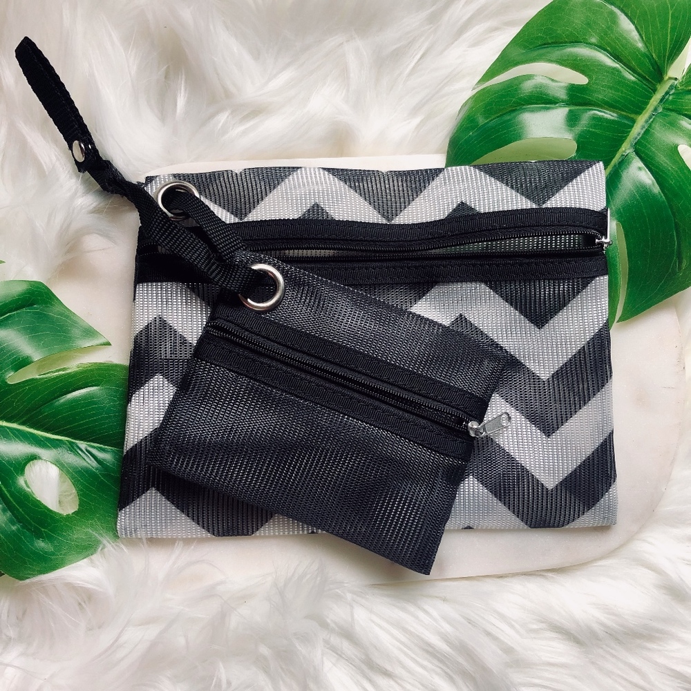 black & white chevron print zippered mesh bag set